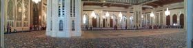 3 interieur deel van de Sultan Qaboos Moskee in Muscat met het grootste handgeknoopte tapijt ter wereld.jpg