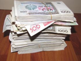 25 1 Oezbeeks geld, 1 Sum is € 0.0004509, het grootste biljet in Oezbekistan is 1.000 Sum waard, dus zo'n 45 cent !!!!.jpg