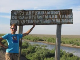 26 1 nog maar een klein stukje naar het Aralmeer.jpg