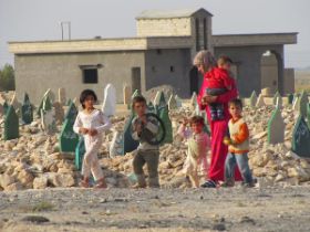 islam graven blijven bestaan en zijn overal zichtbaar.jpg