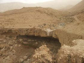 02de weg door Wadi El Mujib is spectaculair.jpg