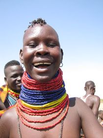1 noord west kenia, gezelligheid na een paar ballonnen.jpg