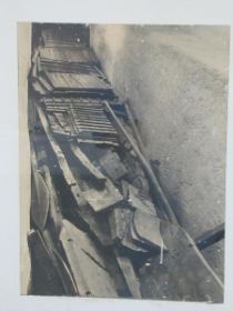 21 zoals ze de pharaoboot vonden, 4500 jaat oud en opgeborgen in zo'n 2445 delen.jpg