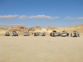 24 Als enige Overlanders zijn we hier, al Buca's zusjes rijden dagtochtjes.jpg