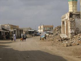 21 middelgrote plaats met de weg er dwars door.jpg