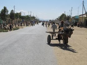 09 in ethiopie is het straatbeeld dat iedereen loopt.jpg