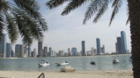 17 zoals de lonely planet zegt, Sharjah the anti Dubai, only thing in common are the charming waterways, tja oude gids misschien.jpg