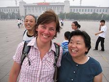 saskia met chinese vriendin op plein vd hemelse vrede saskia met chinese vriendin op plein vd hemelse vrede