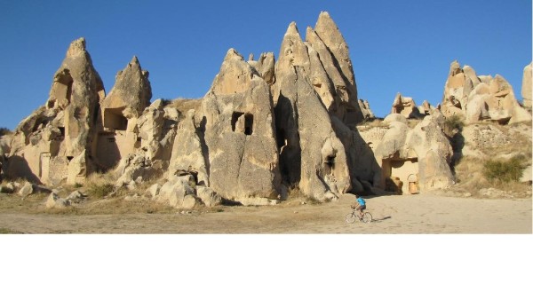 emiel fietstend door het bijzondere cappadocie