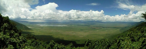 2 28 inkijk in de Ngorongoro krater vanaf de rand 2 28 inkijk in de Ngorongoro krater vanaf de rand