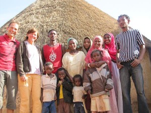 poseren met familie voor pronkhutje