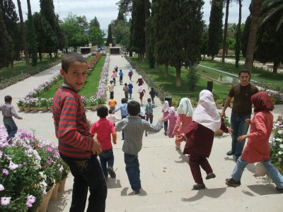 27 Iran, met een jonge bevolking, meer dan 70% is onder de 30, 30% onder de 15 jaar en dat op meer dan 70 miljoen iraniers.jpg 27 Iran, met een jonge bevolking, meer dan 70% is onder de 30, 30% onder de 15 jaar en dat op meer dan 70 miljoen iraniers.jpg